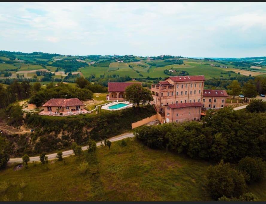 Villetta Verde Smeraldo Vignale Esterno foto